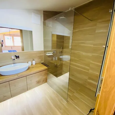 Alpinlodge شقة فلاخاو
