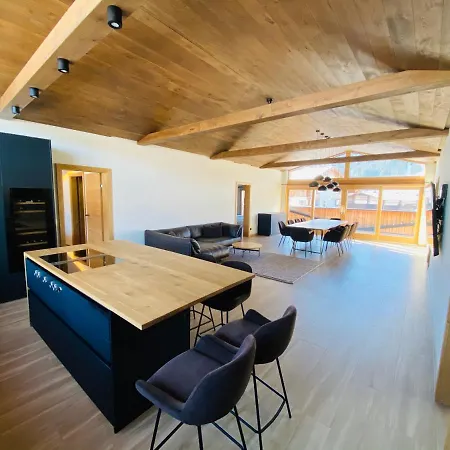 Alpinlodge شقة *